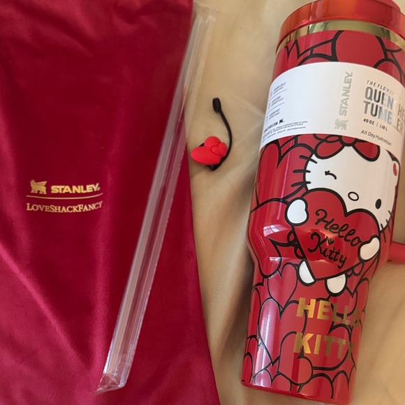 Stanley Red Hello Kitty Tumbler - Picture 6 of 11